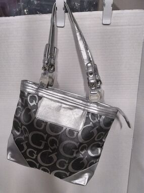 NWOT JC FASHION Silver G Shoulder Bag for Women